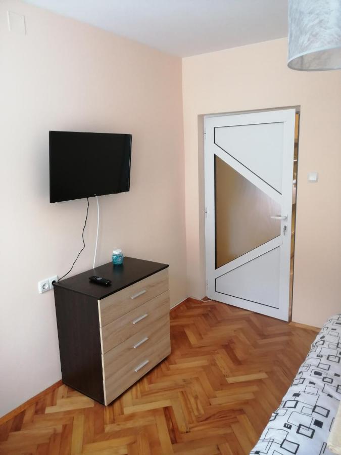 Дом Тодор И Тота Мутевски Troyan  Exterior foto