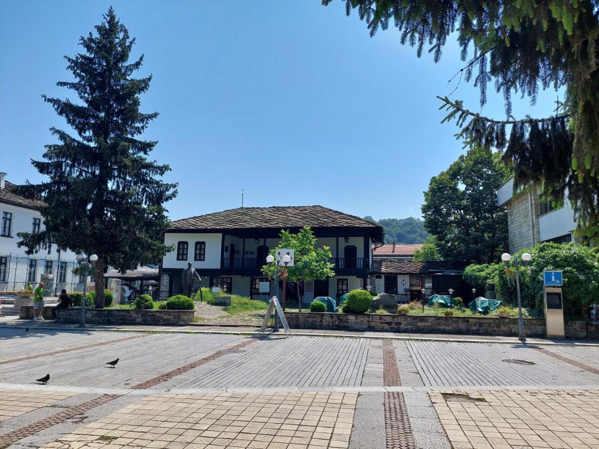 Дом Тодор И Тота Мутевски Troyan  Exterior foto