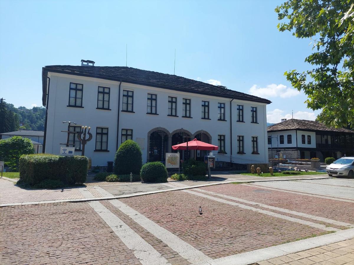 Дом Тодор И Тота Мутевски Troyan  Exterior foto