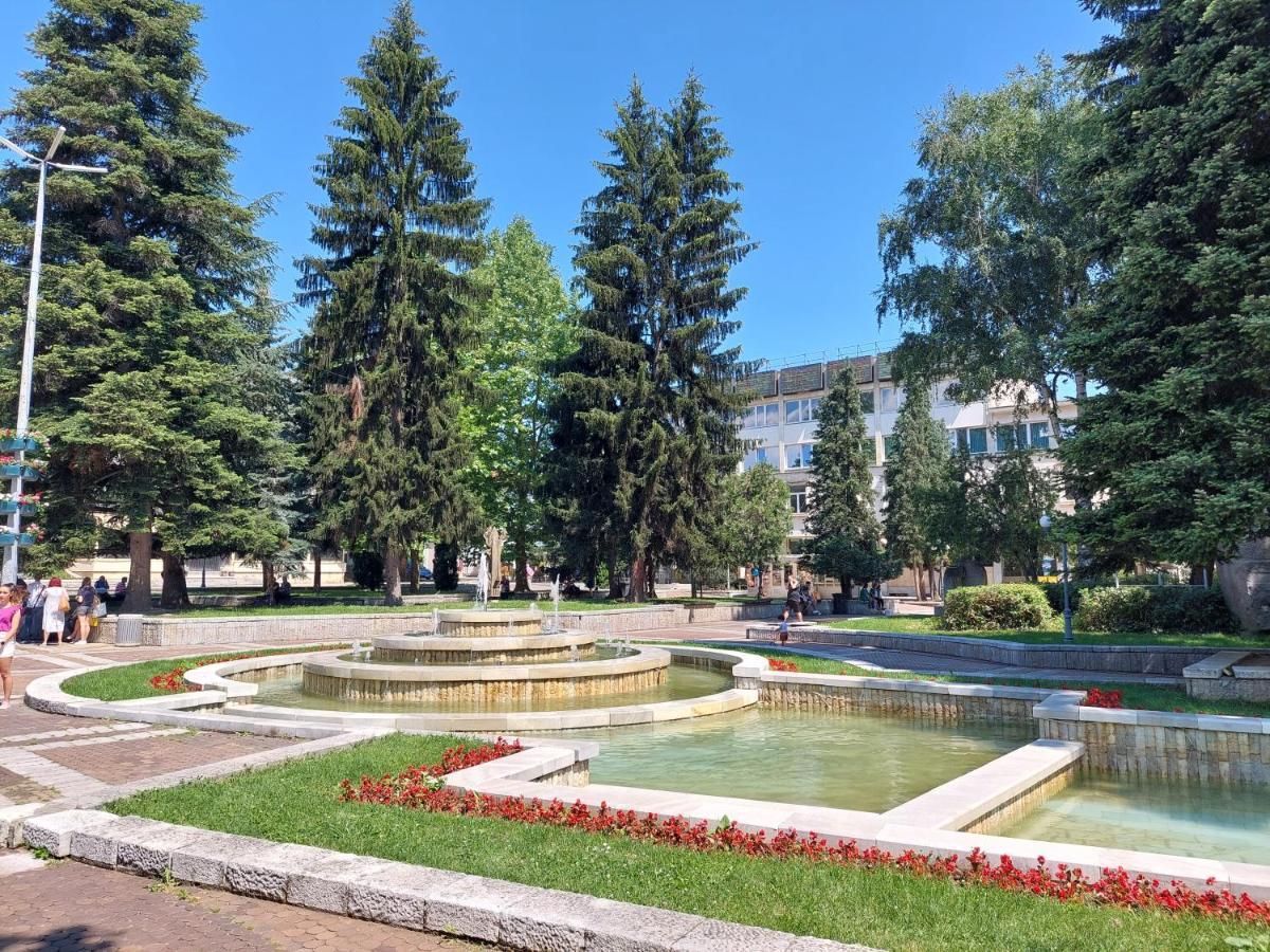 Дом Тодор И Тота Мутевски Troyan  Exterior foto